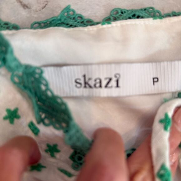 SKAZI Shorts and Tunic Set - Picture 5 of 11